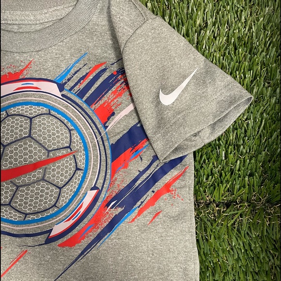 Dri - Fit Nike Running Shirt  (USED) - Picture 5 of 5